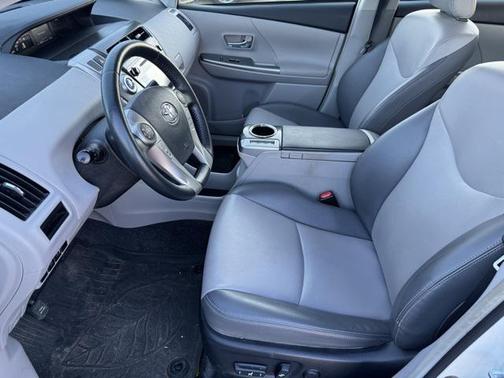 2017 Toyota Prius v Four