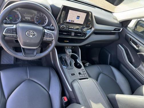 2024 Toyota Highlander Hybrid XLE