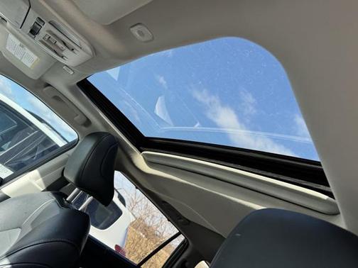 2024 Toyota Highlander Hybrid XLE