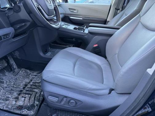 2021 Toyota Sienna XLE 7 Passenger