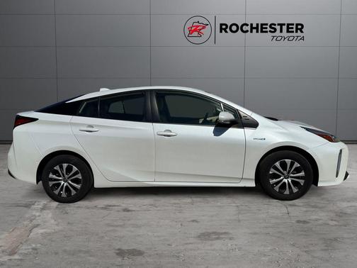 Wind Chill Pearl 2022 Toyota Prius XLE