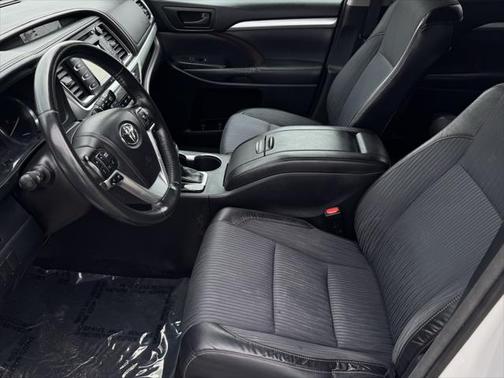 2014 Toyota Highlander LE