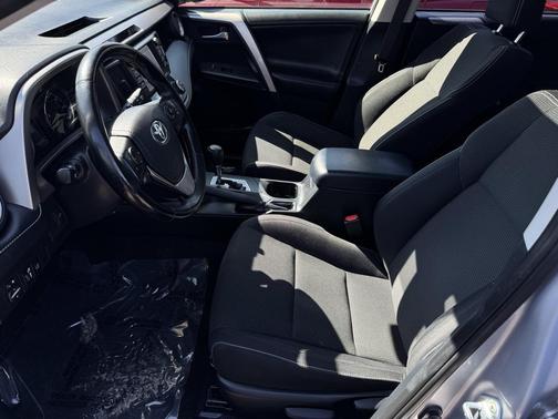 2018 Toyota RAV4 Hybrid XLE