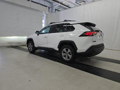 Ice Cap 2024 Toyota RAV4 XLE