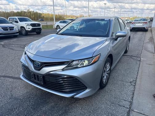 2019 Toyota Camry Hybrid LE