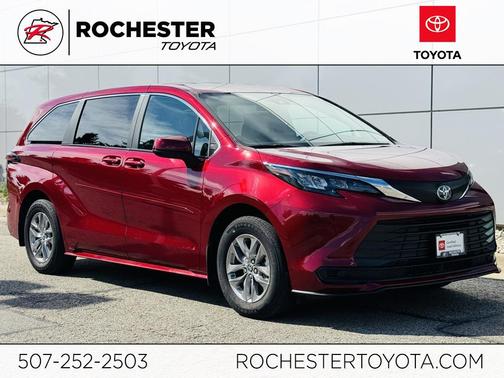 2025 Toyota Sienna LE