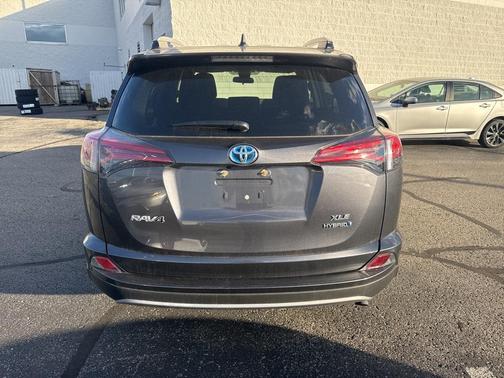 2018 Toyota RAV4 Hybrid XLE