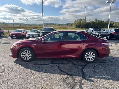 2019 Toyota Camry Hybrid LE