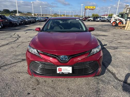 2019 Toyota Camry Hybrid LE