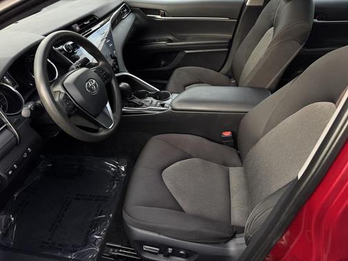 2019 Toyota Camry Hybrid LE