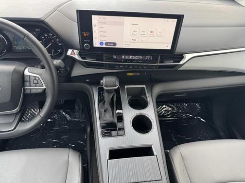 2025 Toyota Sienna XLE