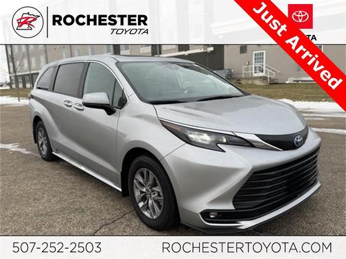 2025 Toyota Sienna XLE