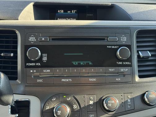 2011 Toyota Sienna LE