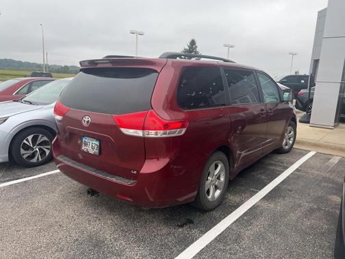 2011 Toyota Sienna LE