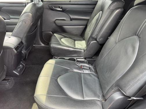 2022 Toyota Highlander Bronze Edition