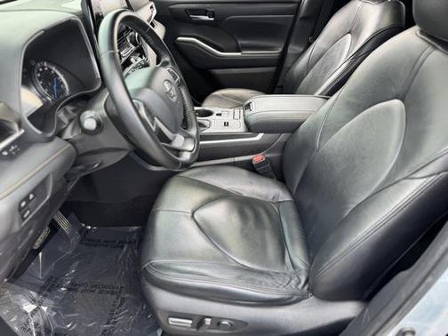 2022 Toyota Highlander Bronze Edition