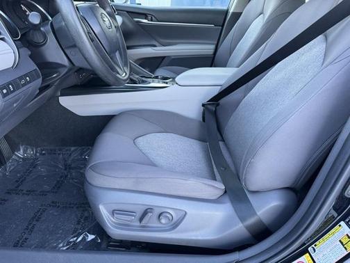 2018 Toyota Camry Hybrid LE