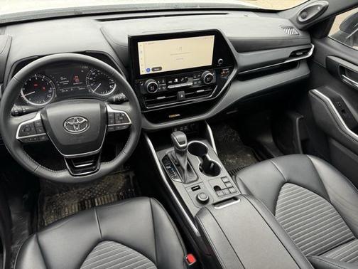 2023 Toyota Highlander XSE