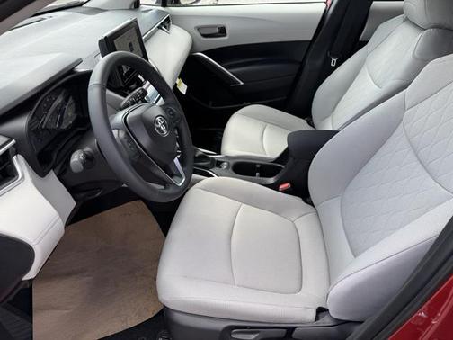 2025 Toyota Corolla Cross LE