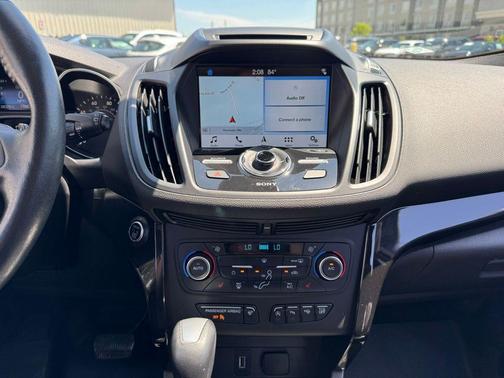 White Platinum Metallic Tri-Coat 2018 Ford Escape Titanium