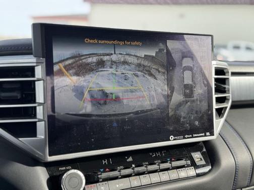 2023 Toyota Tundra Hybrid Platinum