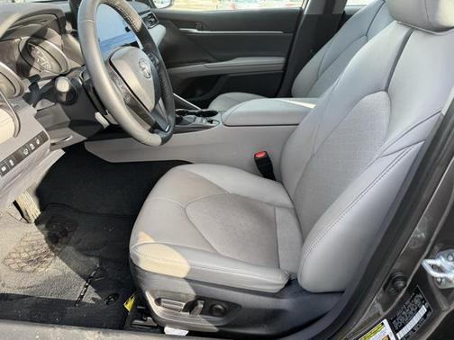 2024 Toyota Camry Hybrid SE