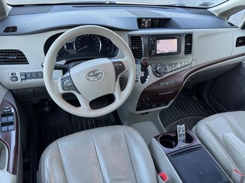 2014 Toyota Sienna XLE