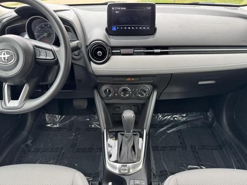 2019 Toyota Yaris Sedan LE