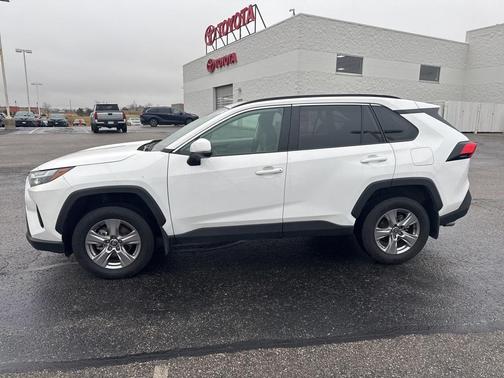 2025 Toyota RAV4 XLE