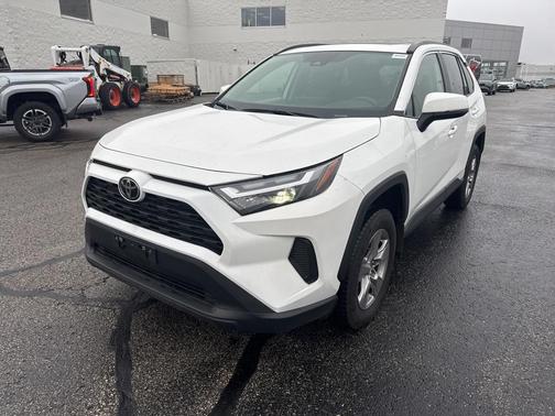 2025 Toyota RAV4 XLE
