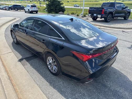 2019 Toyota Avalon XLE