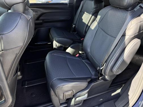 2025 Toyota Sienna Limited