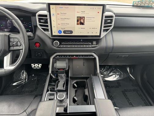 2025 Toyota Tundra Hybrid Platinum