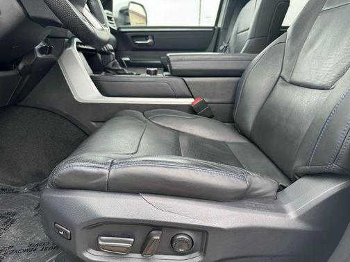 2025 Toyota Tundra Hybrid Platinum