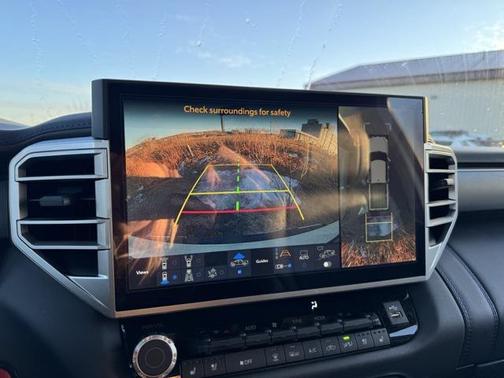 2025 Toyota Tundra Hybrid Platinum