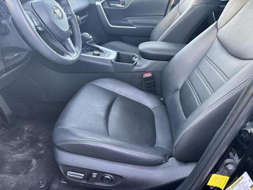 2023 Toyota RAV4 Hybrid XLE Premium