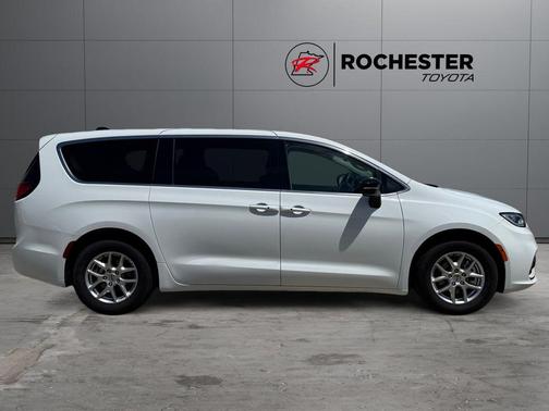 Bright White Clearcoat 2024 Chrysler Pacifica Touring L