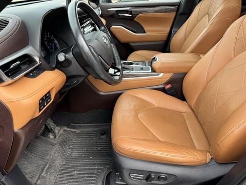 2021 Toyota Highlander Platinum