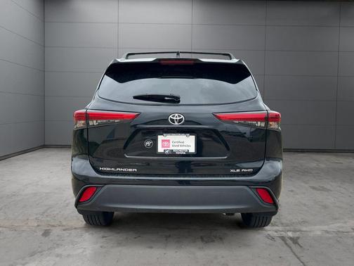 Midnight Black Metallic 2023 Toyota Highlander XLE
