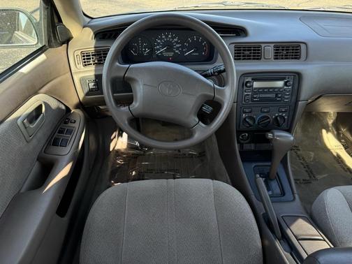 2001 Toyota Camry LE