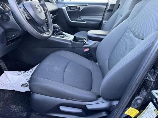 2020 Toyota RAV4 Hybrid LE