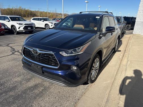 2023 Toyota Highlander Platinum