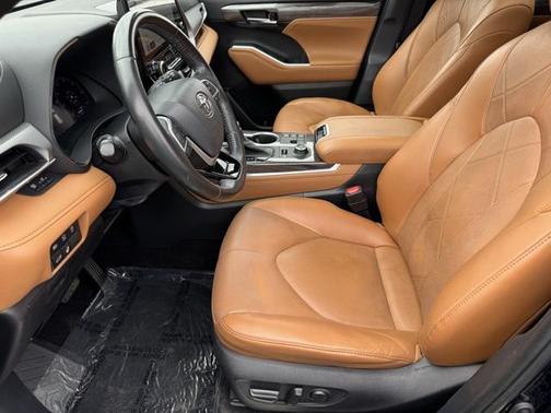 2023 Toyota Highlander Platinum