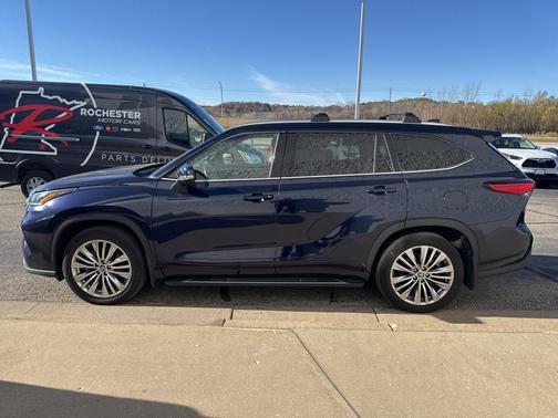 2023 Toyota Highlander Platinum