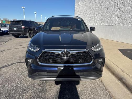 2023 Toyota Highlander Platinum