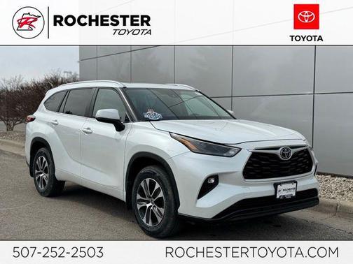 Wind Chill Pearl 2023 Toyota Highlander XLE