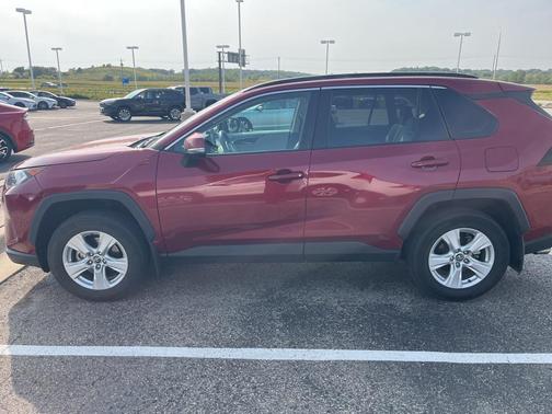 2021 Toyota RAV4 XLE
