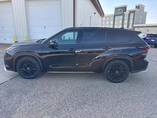 2024 Toyota Highlander XSE