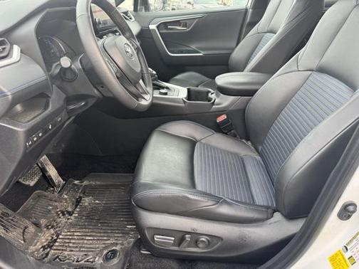 2024 Toyota RAV4 Hybrid SE