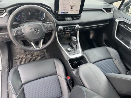 2024 Toyota RAV4 Hybrid SE